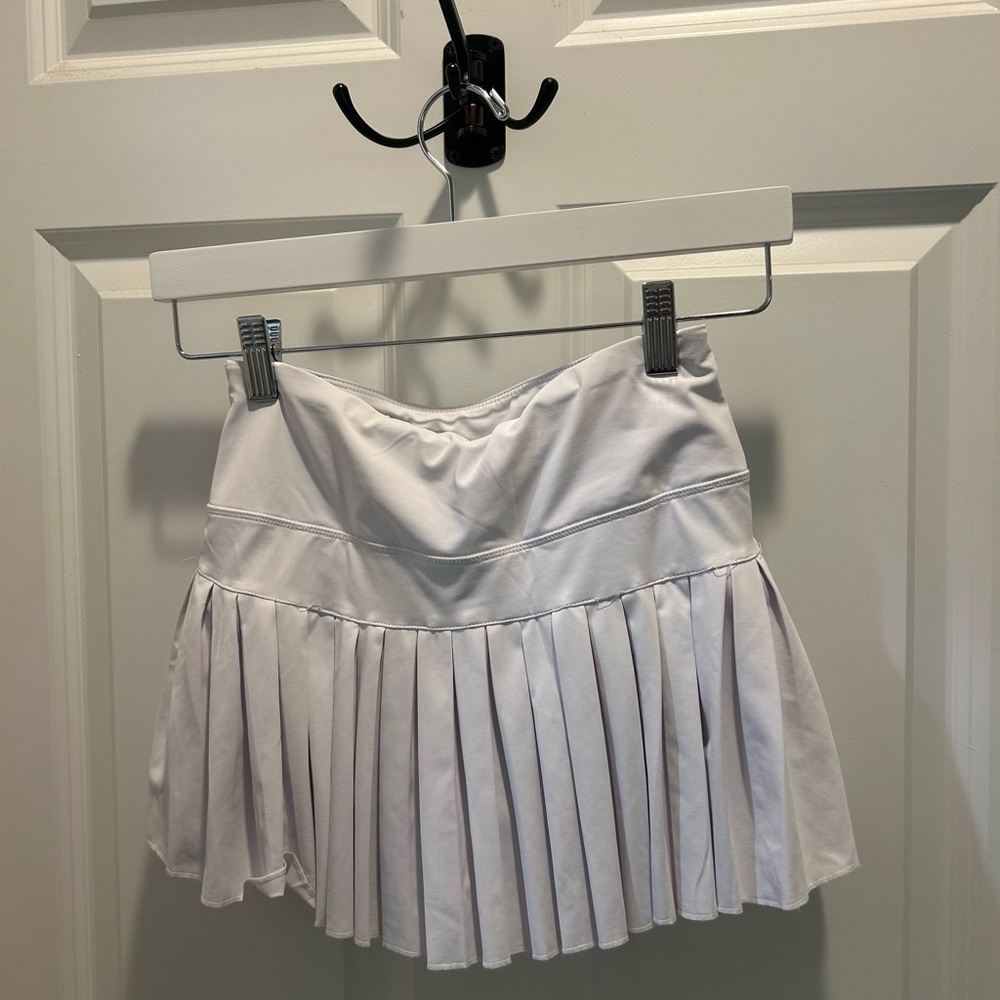 White Athletic Mini Skater Skirt